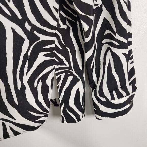 Susan Graver Womens Peach Skin Button Big Shirt Medium White Black Zebra Print - Picture 7 of 11